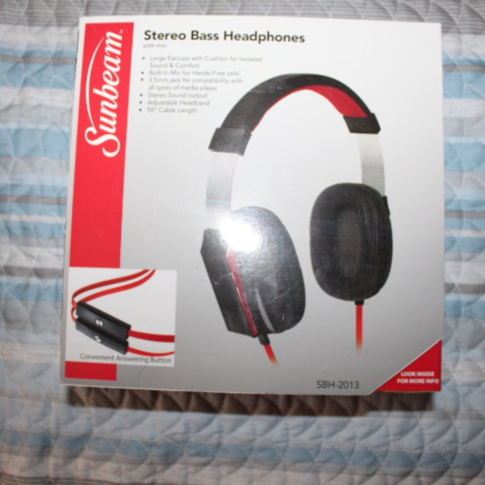 ⭐️CLEARANCE SALE⭐️💖HOST PICK💖 Stereo Bass Headphones with mic - Picture 2 of 13